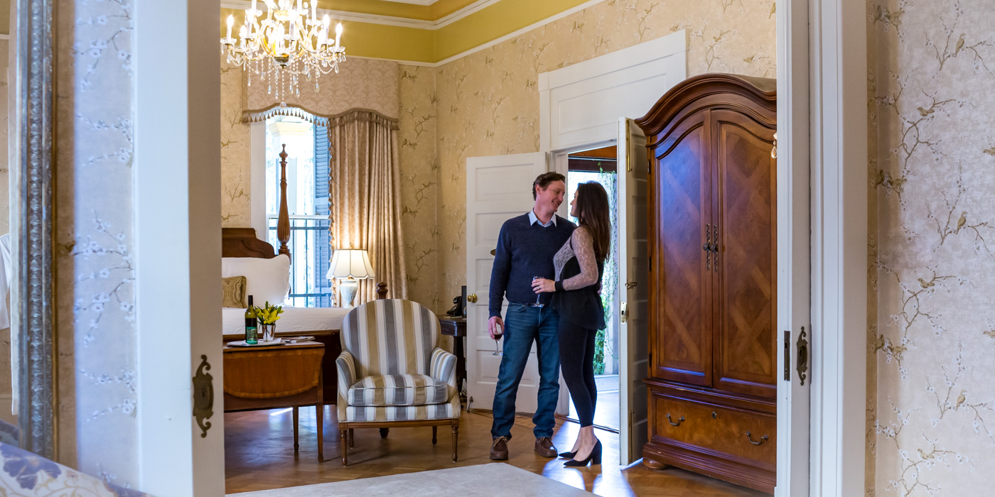 Historic Luxury Guest Rooms In Savannah Ga